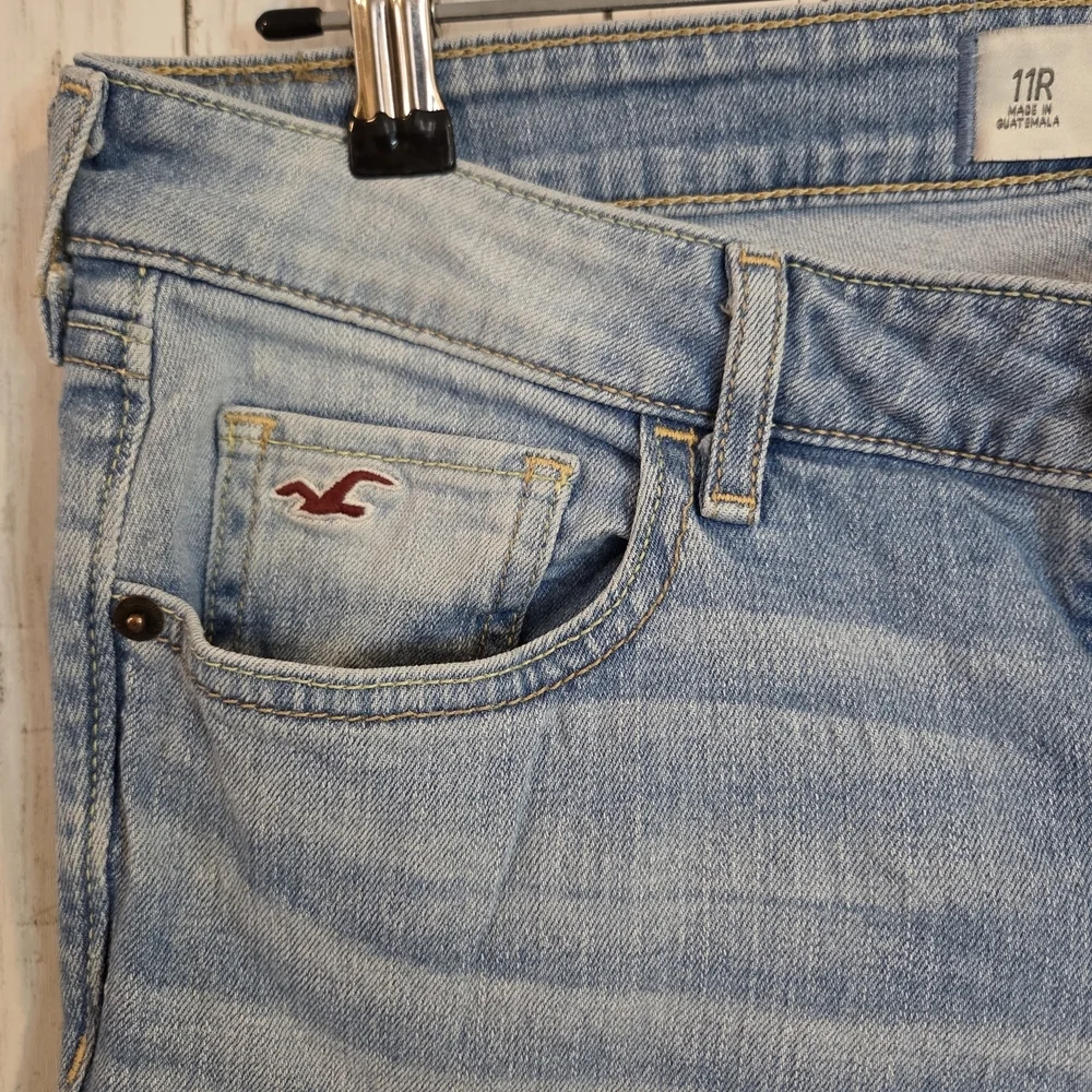 Hollister Women's Light Blue Jeans - Picture 6 of 8